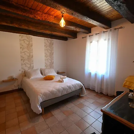 Feriehus Les Mareillauds - Piscine Salon