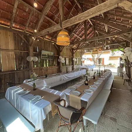 Les Mareillauds - Piscine *