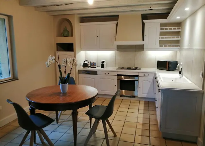 Les Mareillauds - Piscine Salon