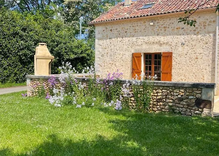 Feriehus Les Mareillauds - Piscine Salon