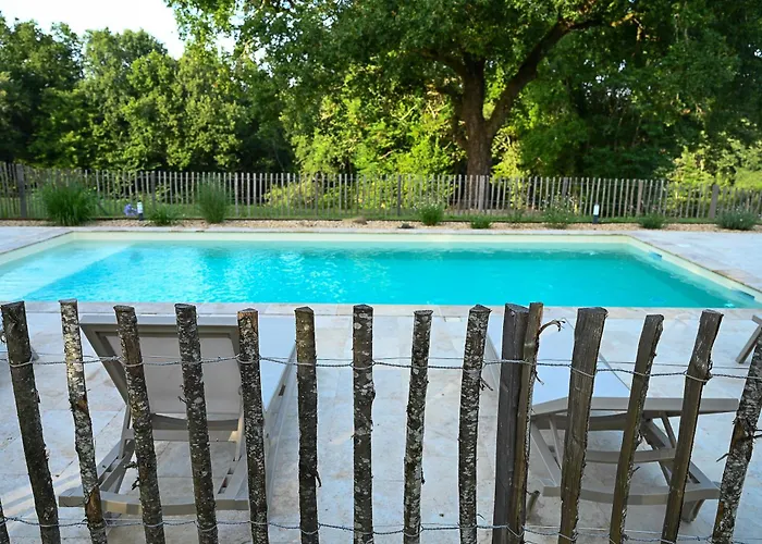 Feriehus Les Mareillauds - Piscine Salon