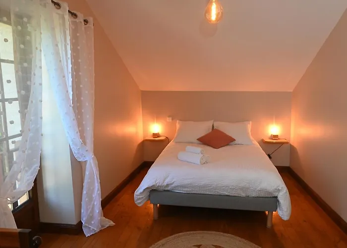 Les Mareillauds - Piscine Salon