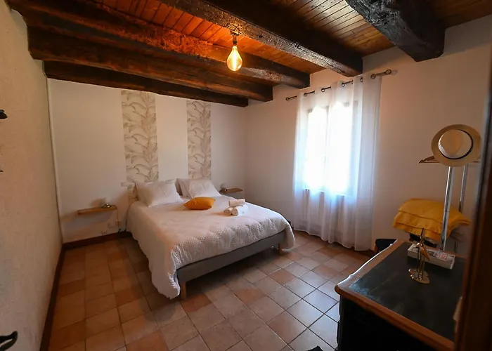 Feriehus Les Mareillauds - Piscine Salon