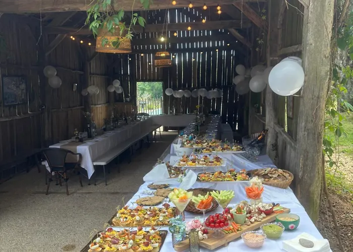 Les Mareillauds - Piscine Feriehus Salon