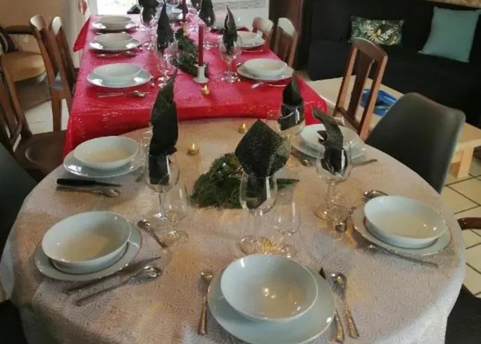 Les Mareillauds - Piscine Feriehus Salon